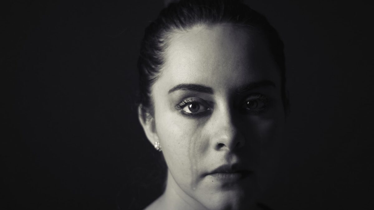 Rever De Pleurer La Mort D un Proche Rêver de pleurer, ou voir quelqu'un pleurer : quelle signification ?