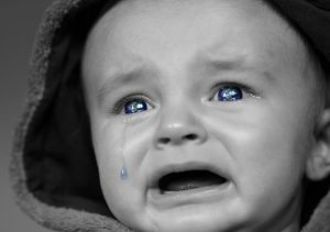 Signification de rêver de voir un bébé pleurer