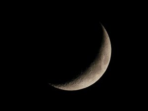 Quelle énergie pour le premier croissant de lune ?