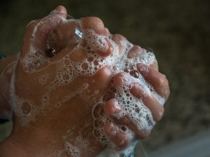 Se laver les mains pour se protéger du coronavirus